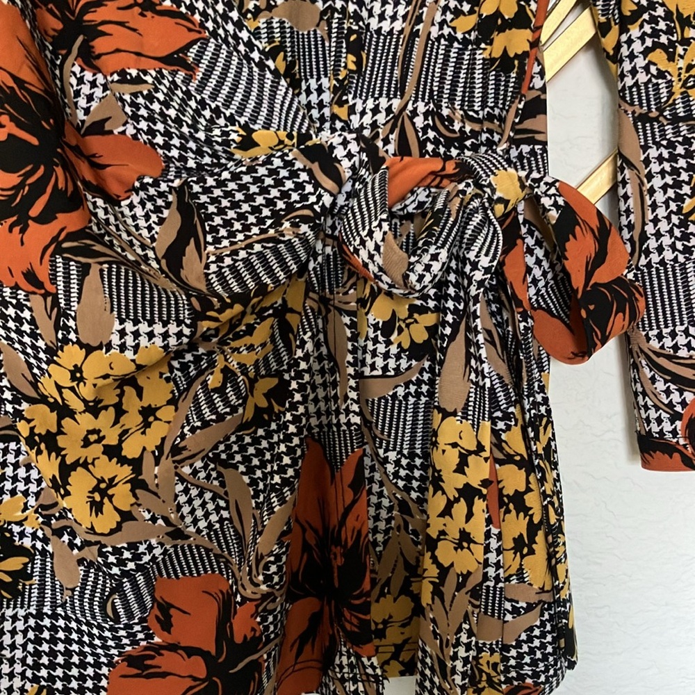 Evan Picone long sleeve. Awesome fall colors! - Picture 2 of 9